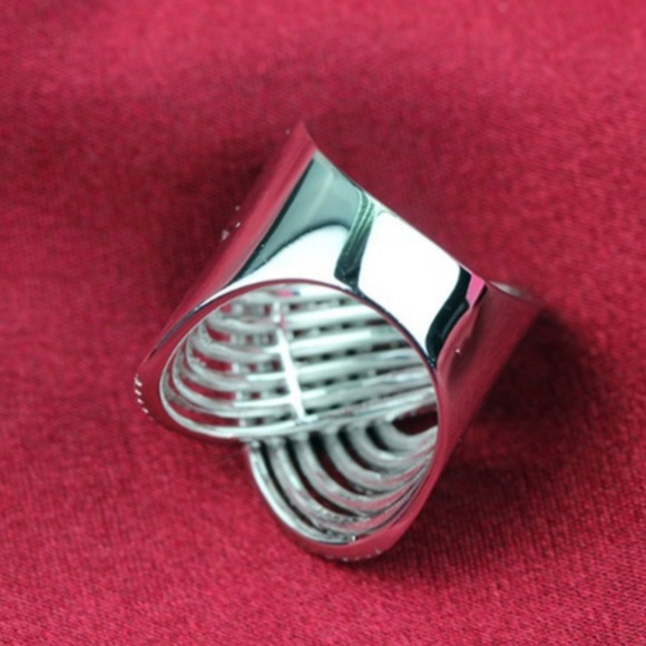 CLEARANCE!! SLASHED PRICE 😍 Criss-cross design. - Picture 6 of 7